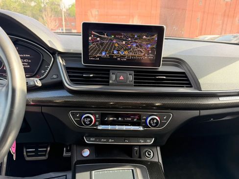 Used 2018 Audi SQ5 Premium Plus w/ S Sport Package AWD/4WD image 11