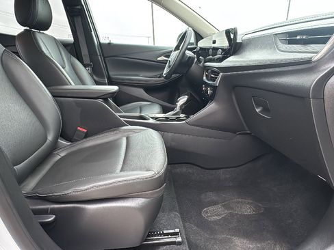 Used 2024 Buick Encore GX Sport Touring image 27