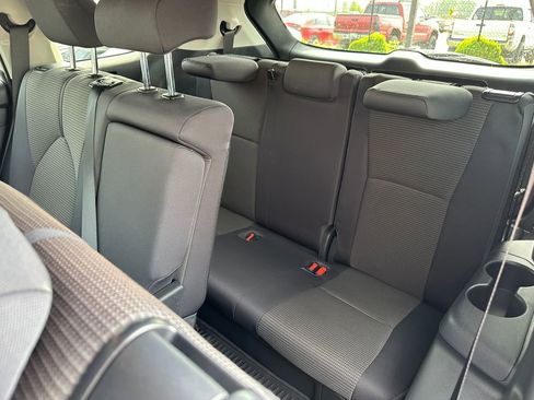 Used 2023 Toyota Highlander LE AWD/4WD image 15