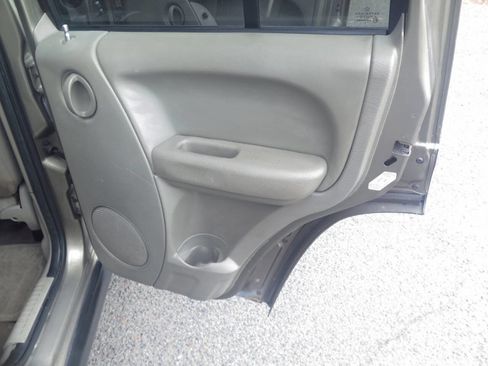 Used 2005 Jeep Liberty Renegade image 40