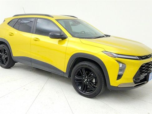 Used 2024 Chevrolet Trax ACTIV w/ Driver Confidence Package image 8