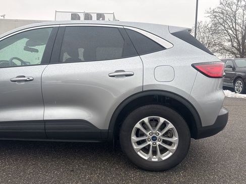 Used 2022 Ford Escape SE w/ Convenience Package image 9