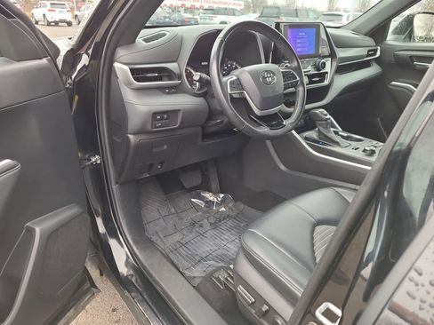 Used 2023 Toyota Highlander XSE image 10
