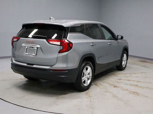 Used 2024 GMC Terrain SLE FWD image 10