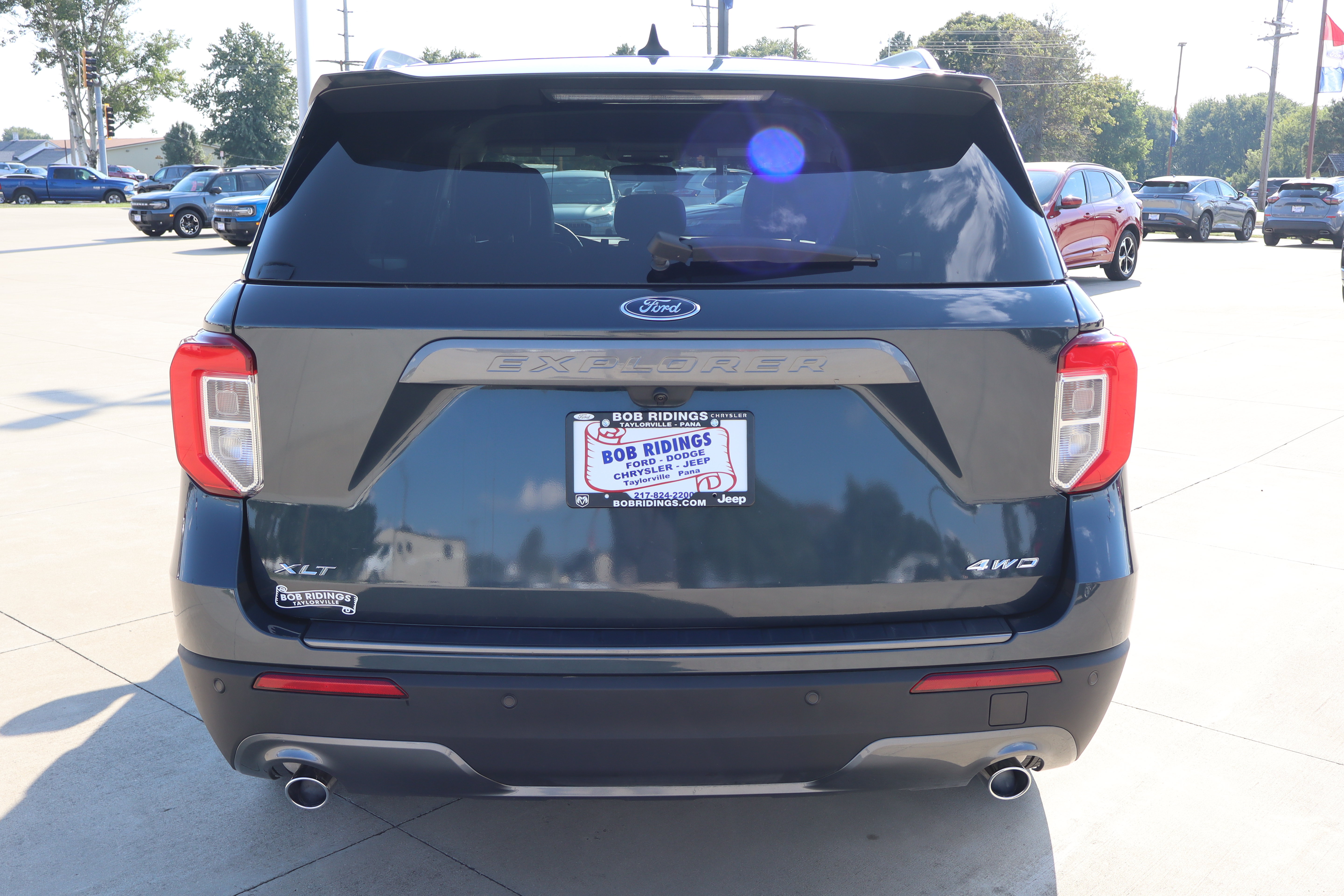 Used 2024 Ford Explorer XLT w/ Equipment Group 202A AWD/4WD image 7