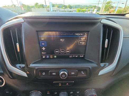 Used 2023 GMC Terrain SLE w/ Driver Convenience Package AWD/4WD image 16