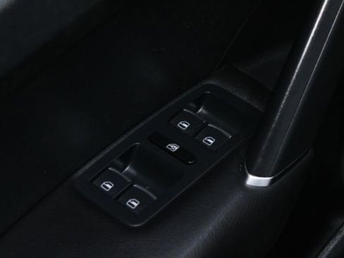 Used 2016 Volkswagen Passat 1.8T S image 9