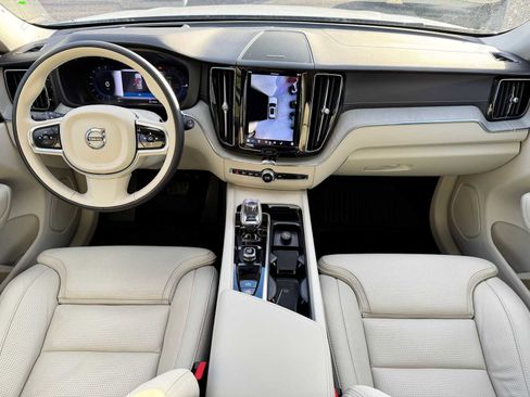 Certified 2024 Volvo XC60 T8 Ultimate w/ Protection Package Premier image 18