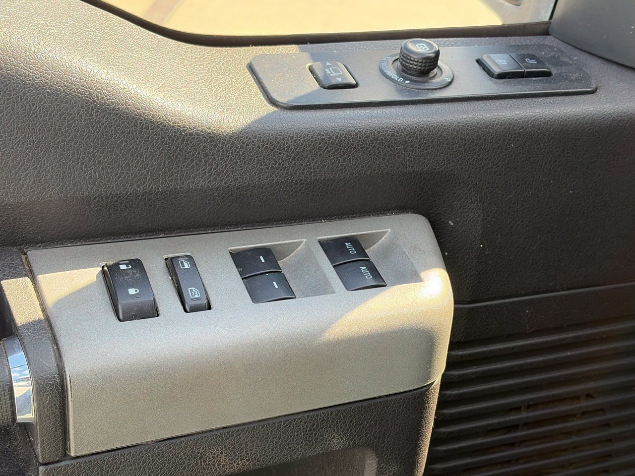 Used 2016 Ford F250 Lariat w/ Lariat Ultimate Package AWD/4WD image 5