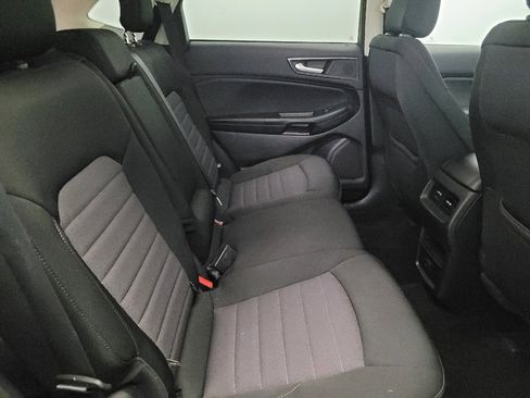 Used 2020 Ford Edge SE image 19