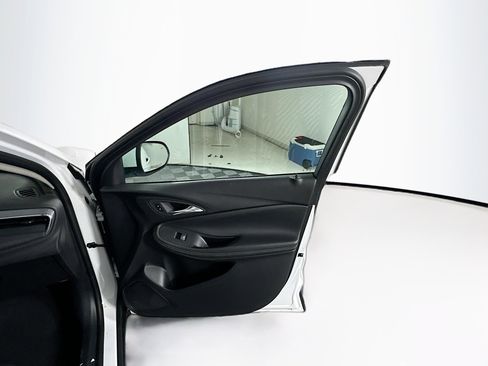 Used 2025 Buick Encore GX Preferred FWD image 31