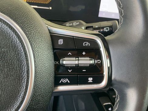 Used 2024 Kia Sorento S w/ Panoramic Sunroof Package FWD image 13