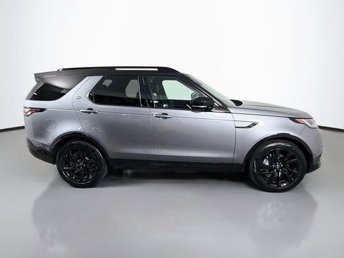 Used 2025 Land Rover Discovery Dynamic SE AWD/4WD image 4