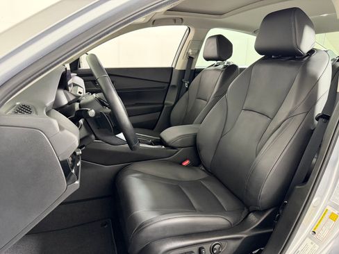 Used 2025 Honda Accord Touring image 4