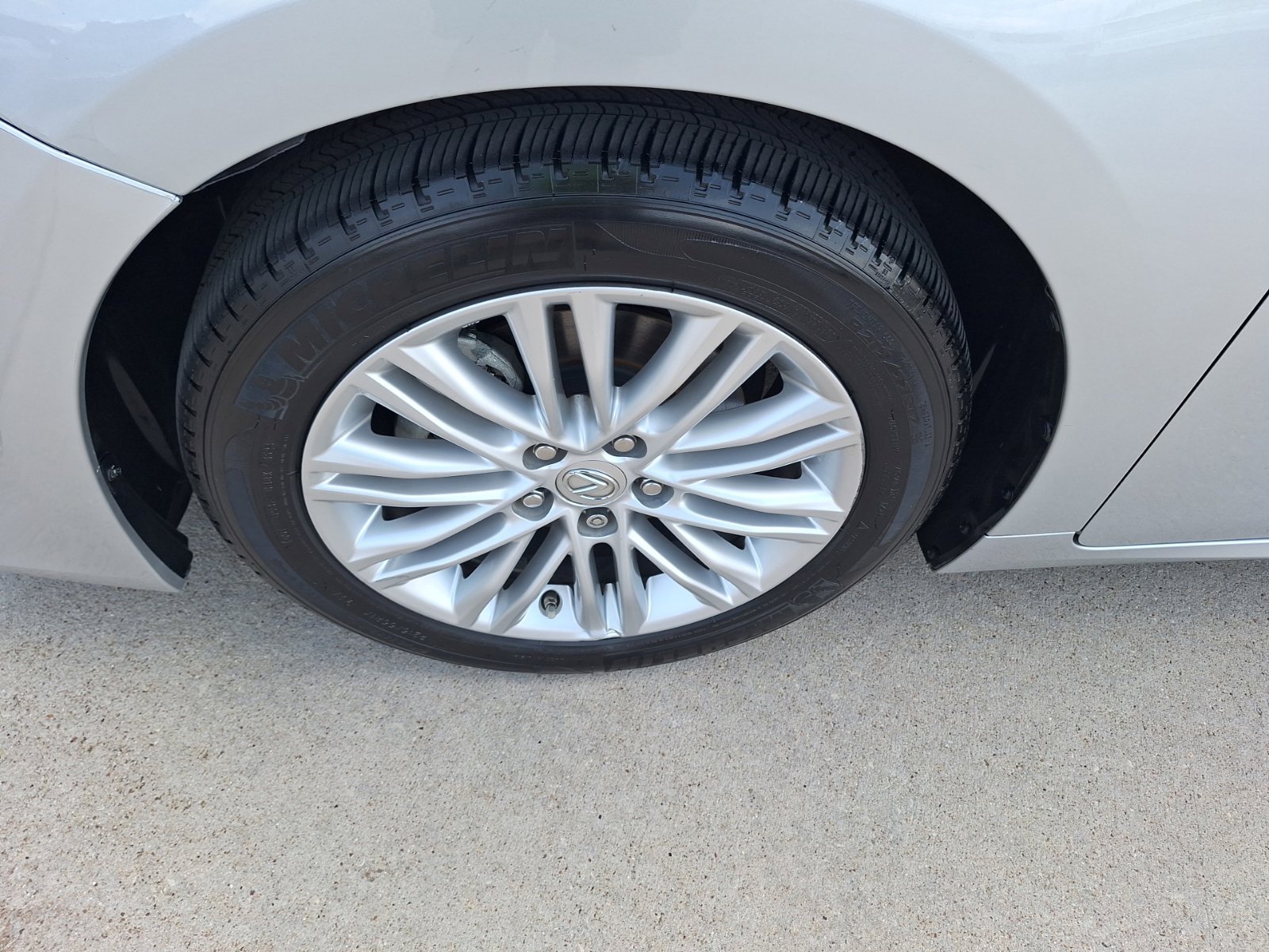 Used 2017 Lexus ES 350 w/ Premium Package FWD image 11