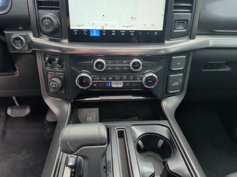 Used 2025 Ford F150 Lariat AWD/4WD image 29