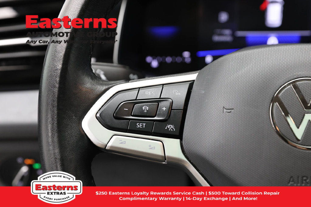 Used 2025 Volkswagen Jetta SE FWD image 16