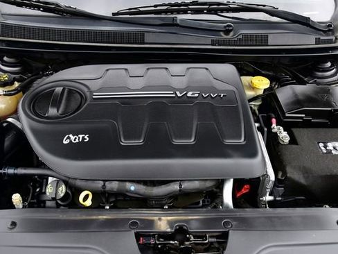 Used 2015 Chrysler 200 C w/ Navigation & Sound Group I image 29