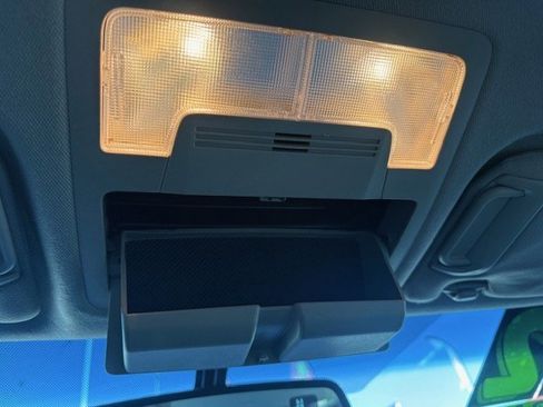 Used 2012 Toyota Camry L image 38