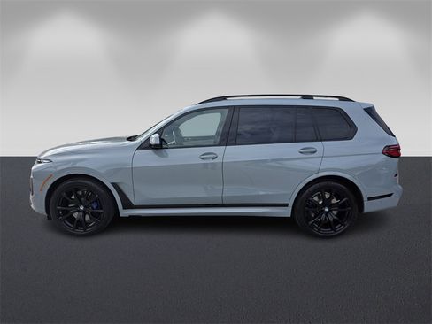Certified 2024 BMW X7 xDrive40i w/ M Sport Package image 7