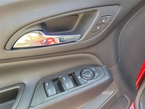 Used 2024 Chevrolet Equinox LT w/ LPO, Floor Liner Package FWD image 20