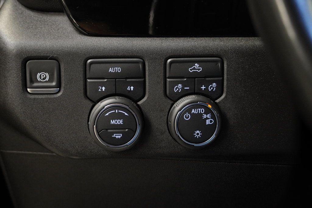 Used 2024 Chevrolet Silverado 1500 LT AWD/4WD image 32