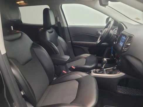Used 2019 Jeep Compass Latitude w/ Cold Weather Group AWD/4WD image 21
