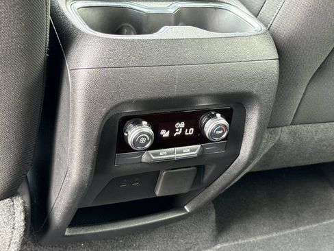 Used 2025 GMC Acadia Elevation FWD image 13