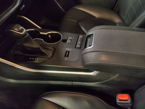 Used 2021 Toyota Highlander XLE image 26