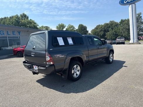 Used 2013 Toyota Tacoma 4x4 Access Cab V6 w/ TRD Sport Pkg image 20