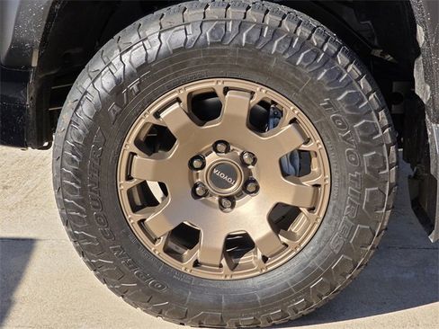 Used 2025 Toyota 4Runner Trailhunter image 11