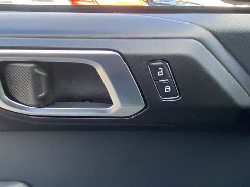 Certified 2025 Ford Bronco Badlands image 7