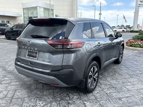 Used 2023 Nissan Rogue SV FWD image 7