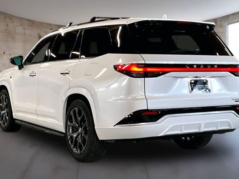 New 2026 Lexus TX 500h AWD image 3
