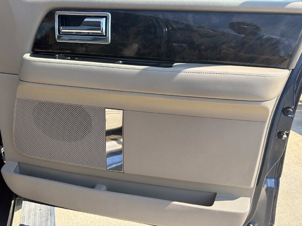 Used 2017 Lincoln Navigator Select RWD image 17