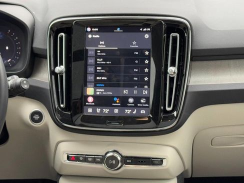 Certified 2023 Volvo XC40 B5 Ultimate w/ Protection Package Premier image 14