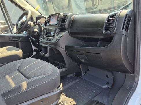 Used 2025 RAM ProMaster 2500 FWD image 26