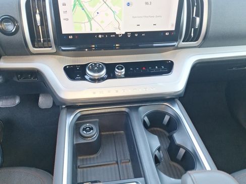 Certified 2025 Ford Expedition Active image 12