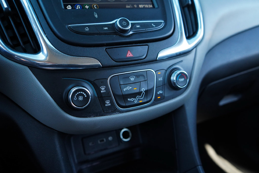 Used 2020 Chevrolet Equinox LS w/ LS Convenience Package FWD image 26
