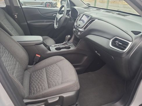 Used 2021 Chevrolet Equinox LT image 30