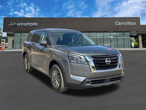Used 2025 Nissan Pathfinder SV AWD/4WD image 3