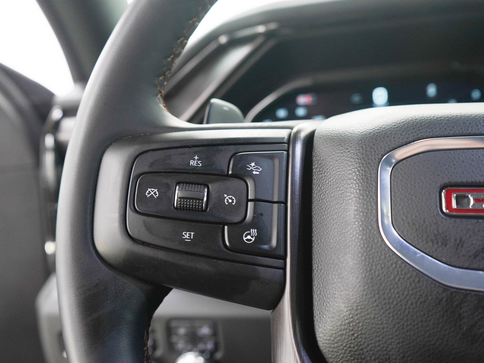 Used 2025 GMC Sierra 1500 AT4 w/ AT4 Premium Package AWD/4WD image 26