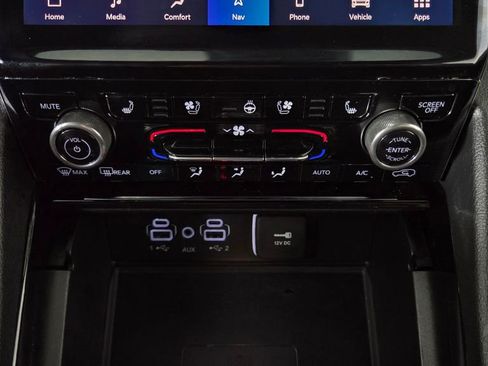 Used 2022 Jeep Grand Cherokee Summit w/ Luxury Tech Group V AWD/4WD image 26