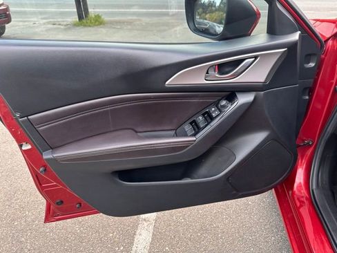 Used 2017 MAZDA MAZDA3 Touring image 17