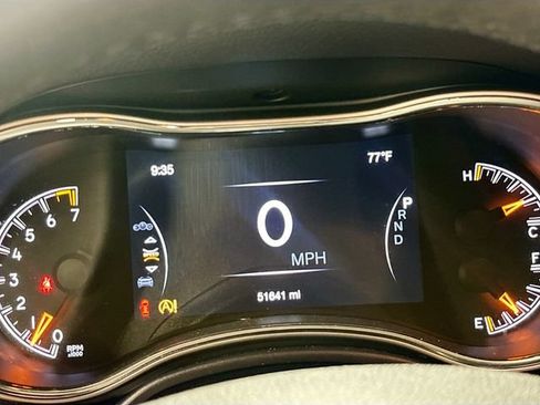 Used 2018 Jeep Grand Cherokee Altitude AWD/4WD image 12