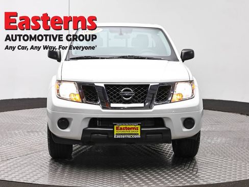 Used 2021 Nissan Frontier SV AWD/4WD image 2