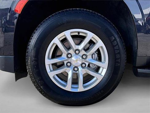 Certified 2022 Chevrolet Suburban LT image 8