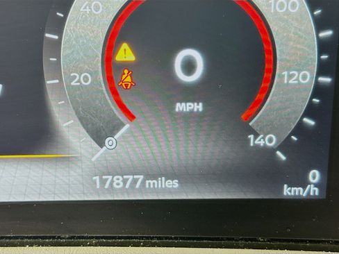 Used 2024 Nissan Ariya FWD image 19