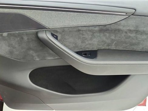 Used 2026 Tesla Model Y Long Range image 22