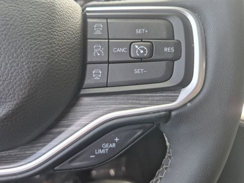 Used 2024 Jeep Wagoneer L Series II w/ Flexible Seating Group image 23